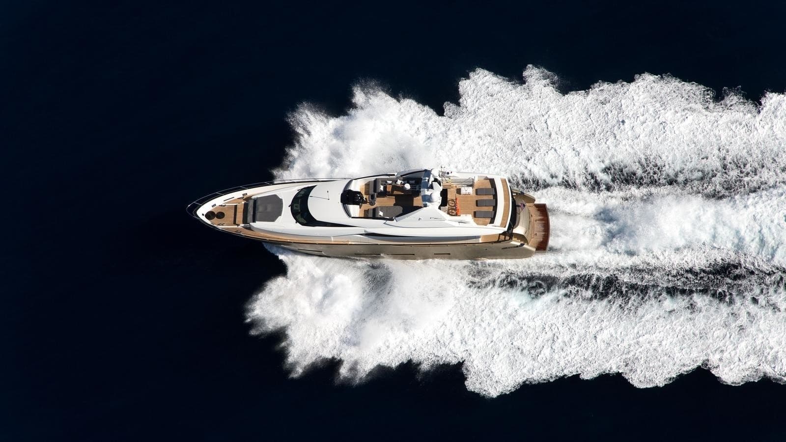 M/Y KEROS ISLAND: Luxury Performance Yacht | Modern Design & Comfort for Your Mediterranean Escape