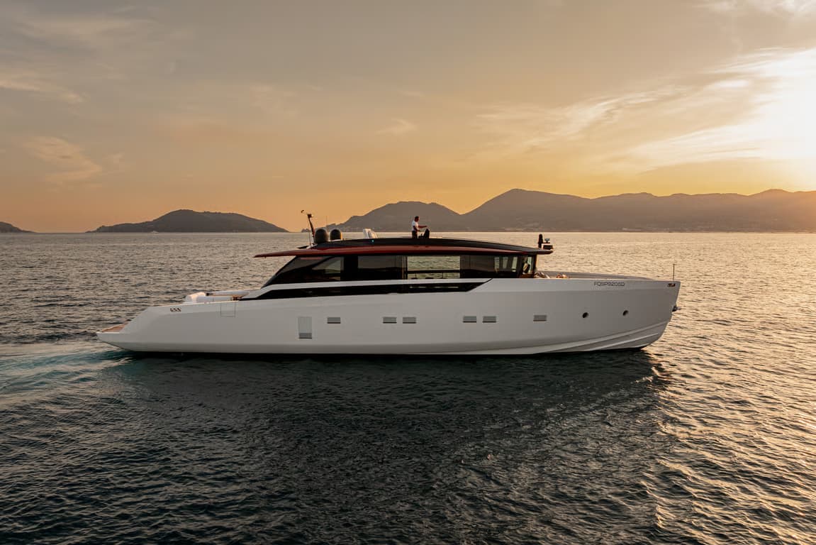 Luxury aboard FORZA QUIETA in Naples