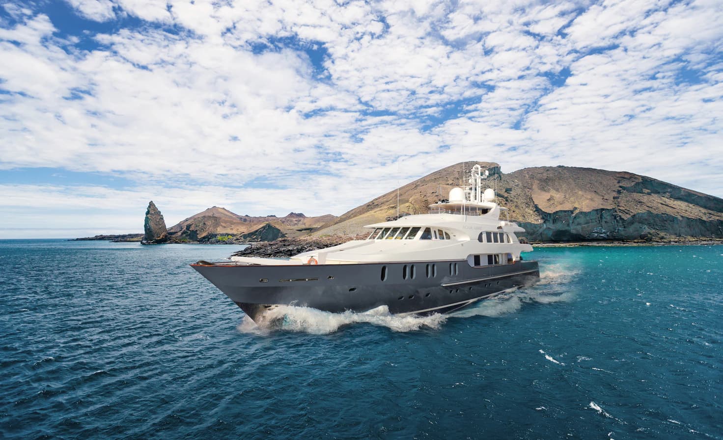 Special Offer: AQUA MARE Yacht closes 2025 Season with a Splendid Journey to East Galapagos