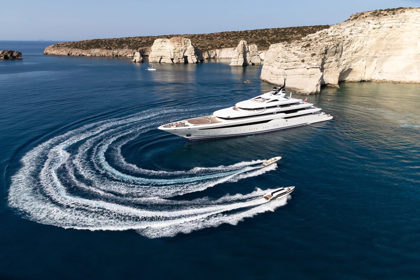Experience Pure Luxury with the Majestic O’PARI in Italy, South of France, or Greece