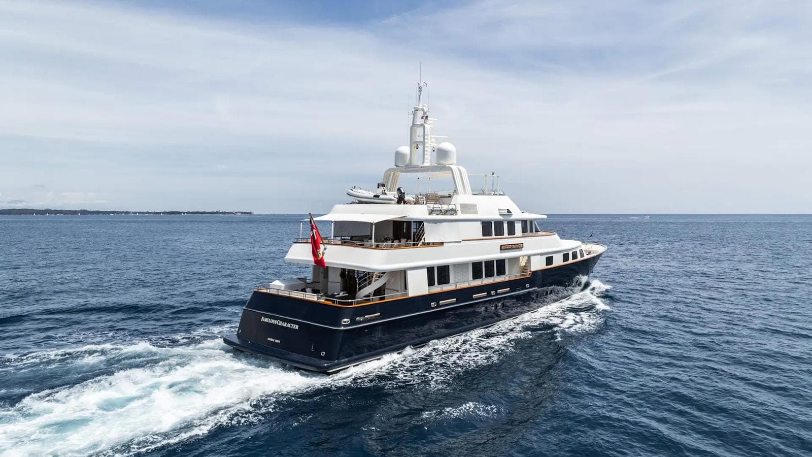 Charter FABULOUS CHARACTER: A Luxury Yacht Vacation Over The Holidays