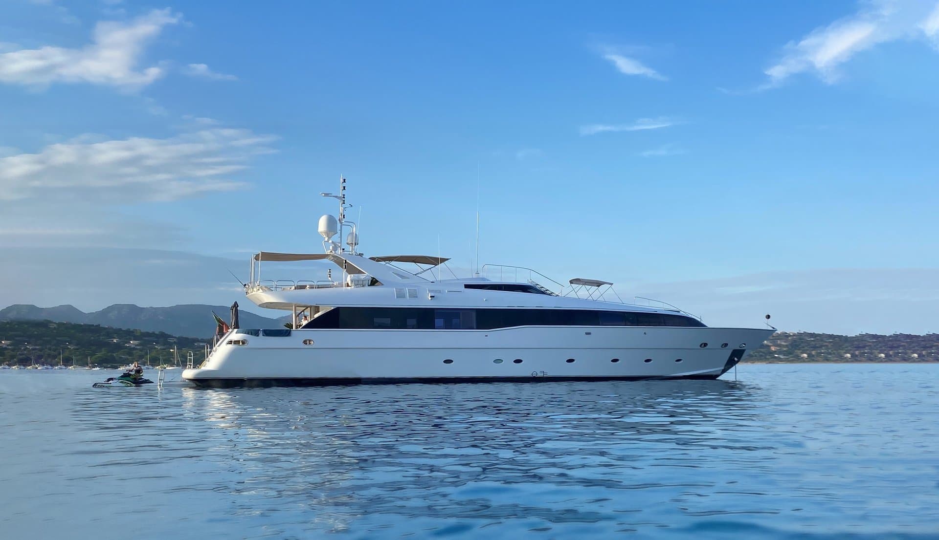 M/Y BROOKLYN: Luxury Charter in Greece