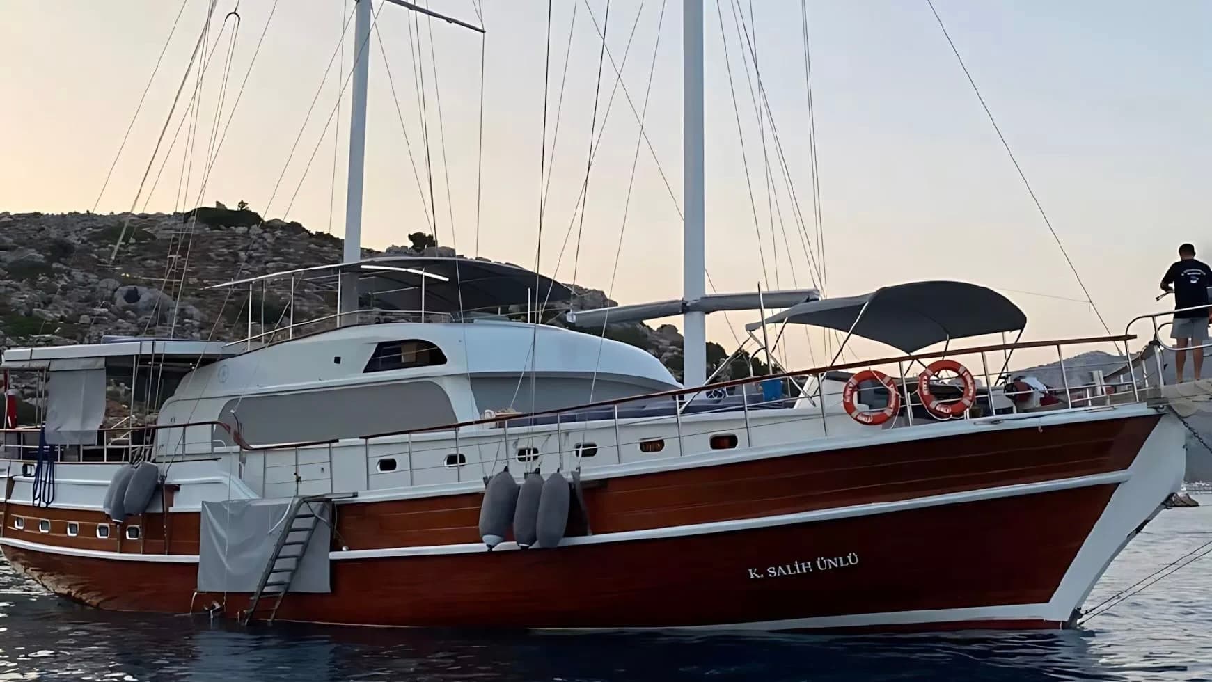 Gulet K.Salih Unlu: Star-Studded Serene Adventures in Bozburun