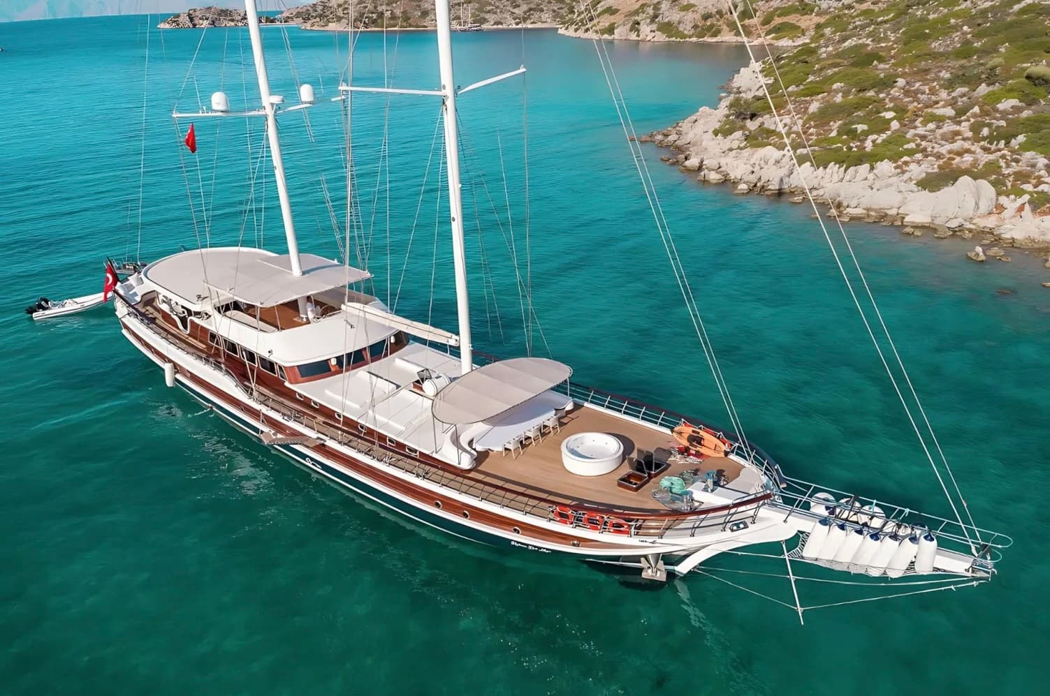 Sail the Mediterranean with Gulet Halcon Del Mar