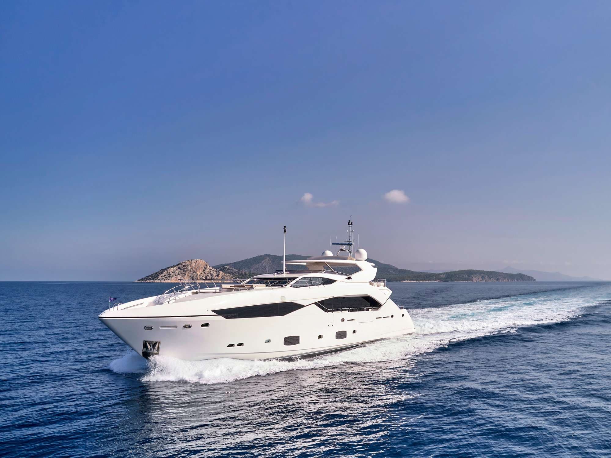 Experience Luxury on the MAKANI II in Greece