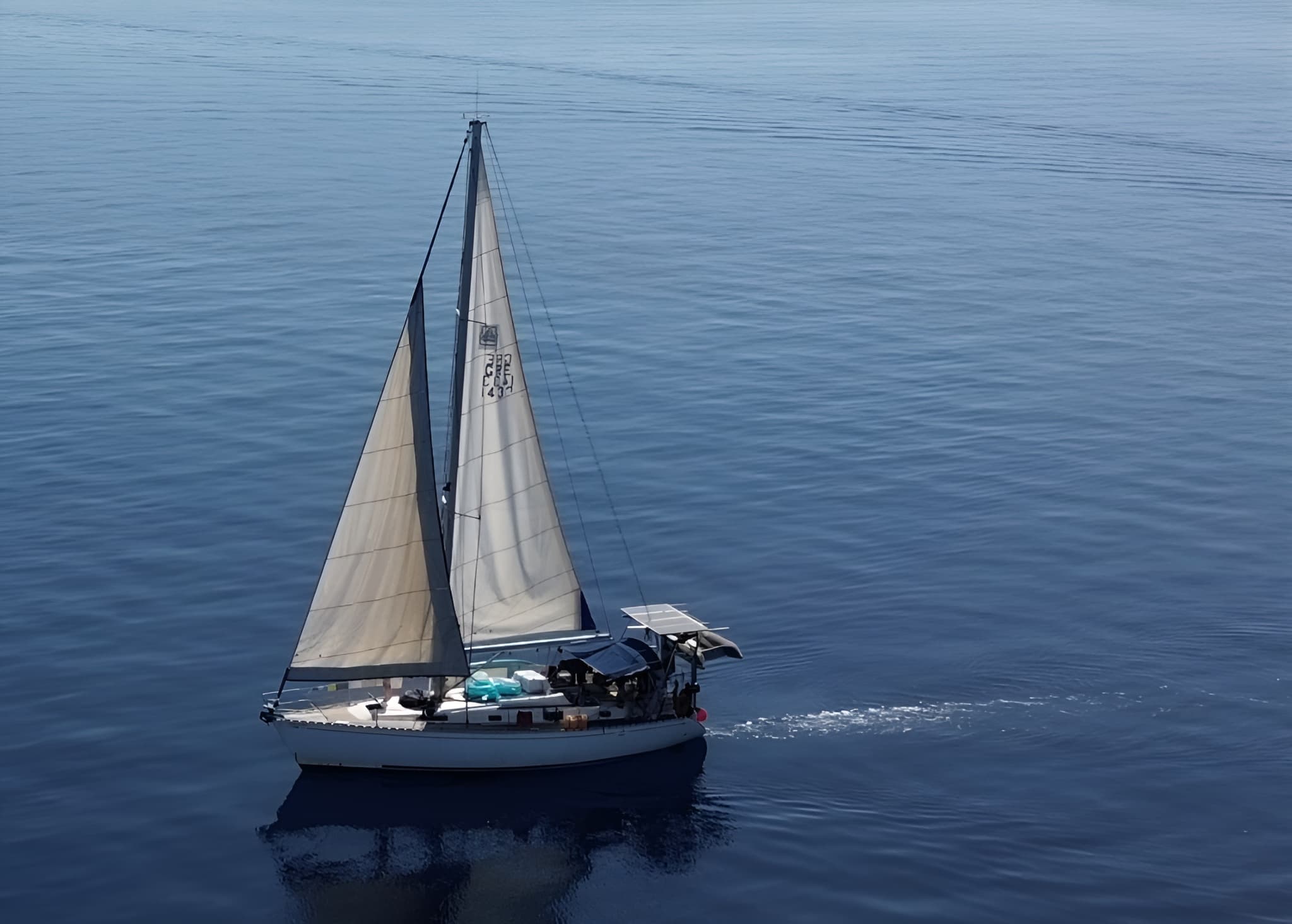 Dufour 43 Classic in Saronic Gulf