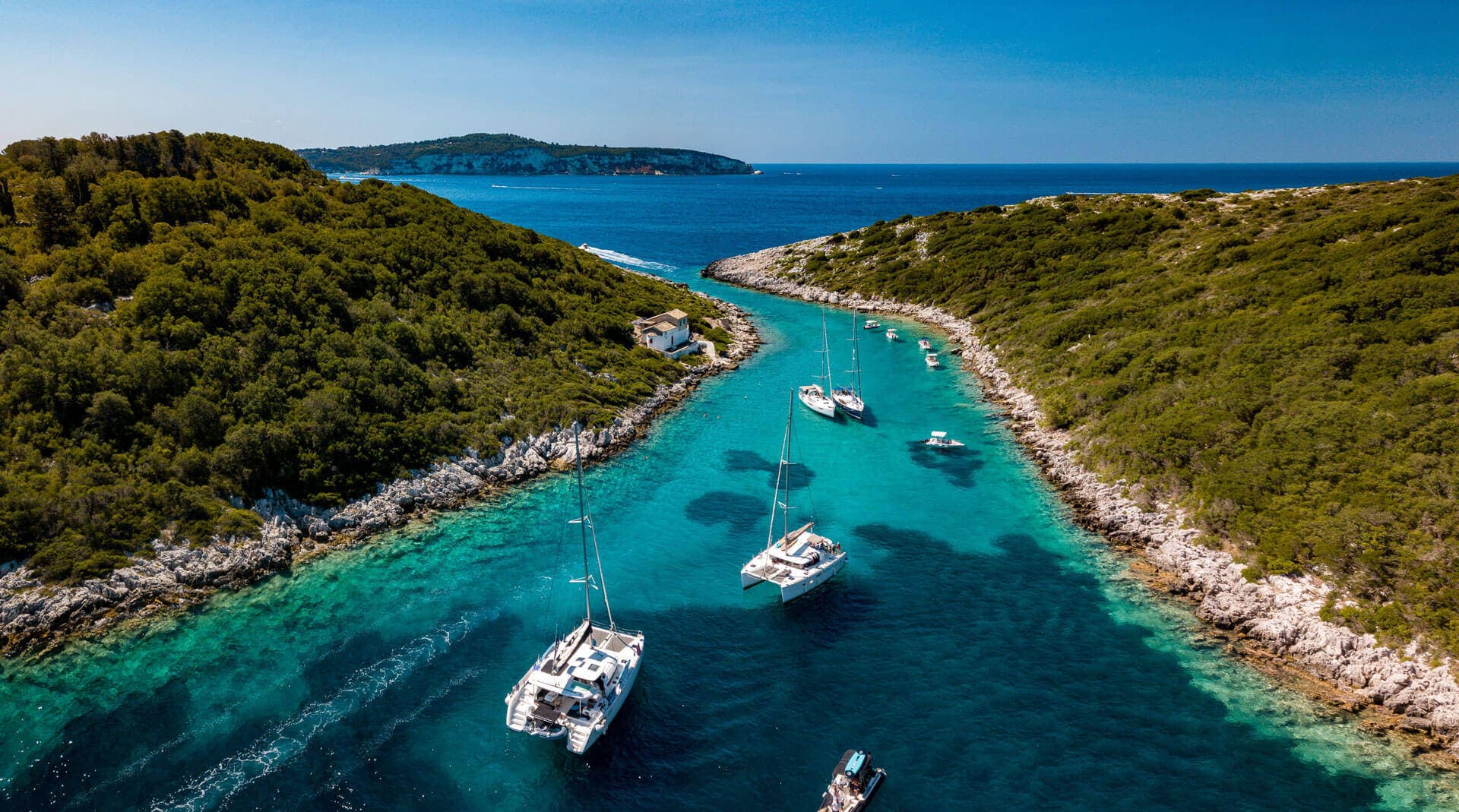 Discount: Saona 47 'NEFELI' for charter in Athens