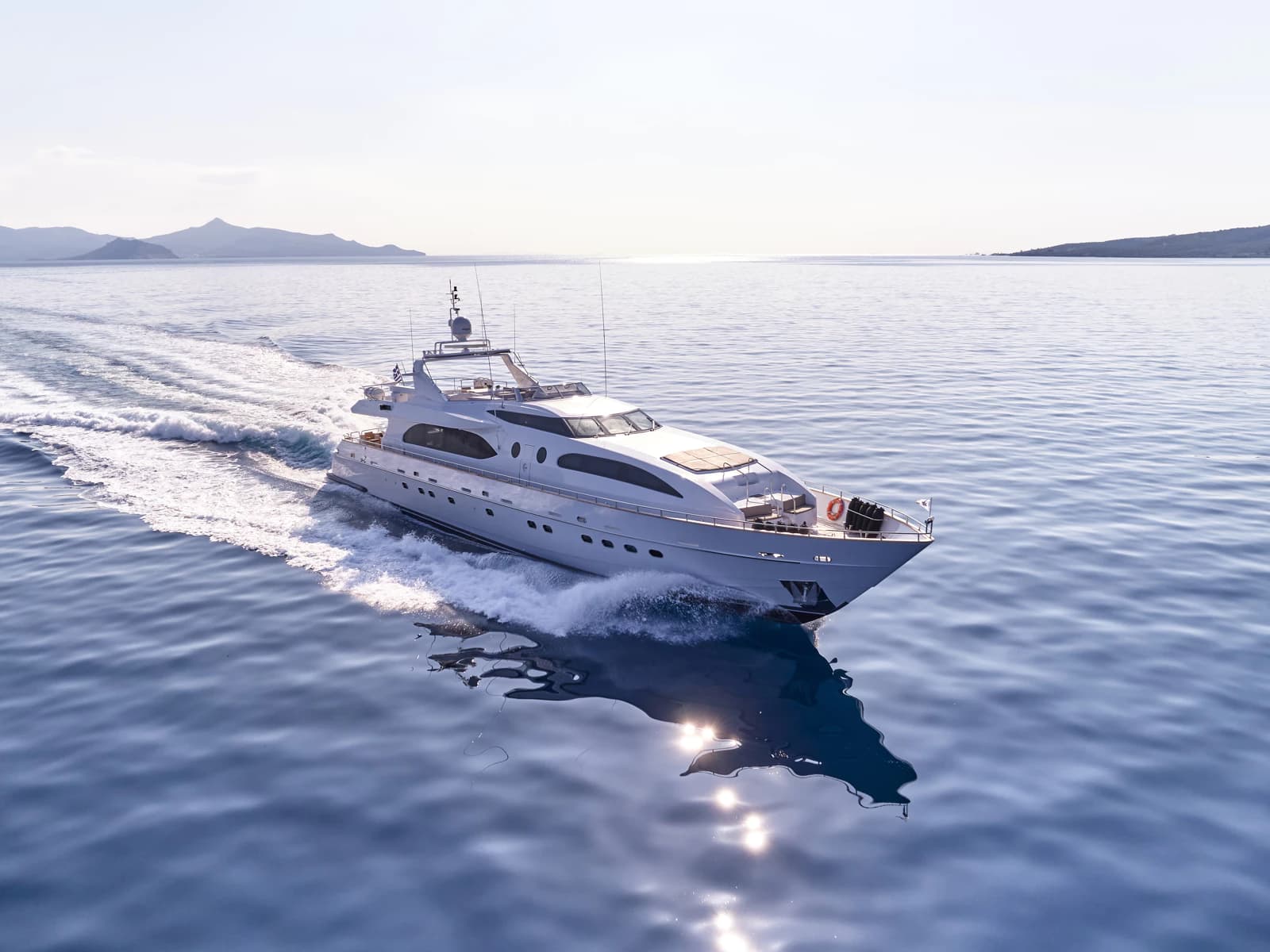 Experience the Sun aboard M/Y Helios