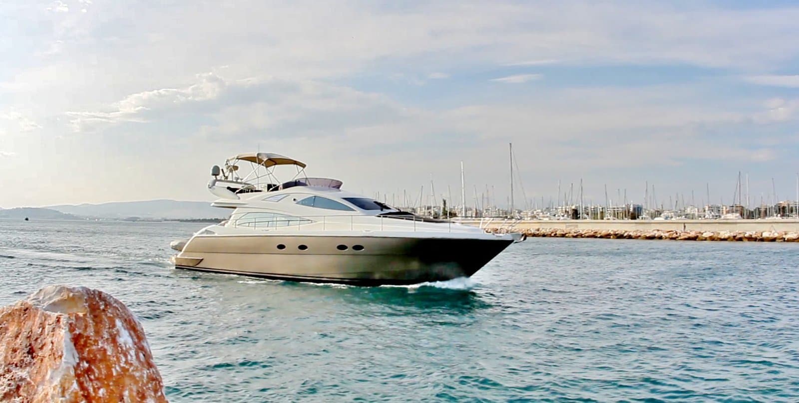 Experience Greek Charm Aboard M/Y PRAXIS IV