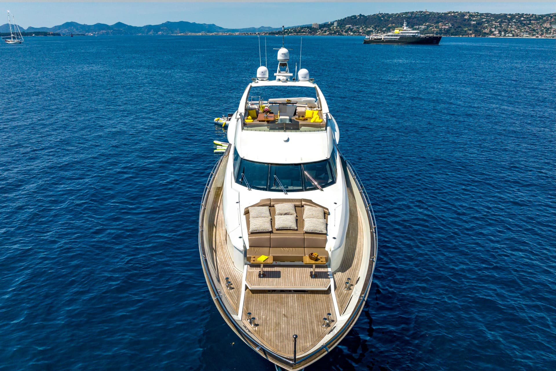 Experience MY Quantum: Luxury Yacht Charters in the South of France