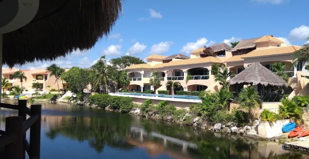 Puerto Aventuras marina — Mexico yacht charter departure port