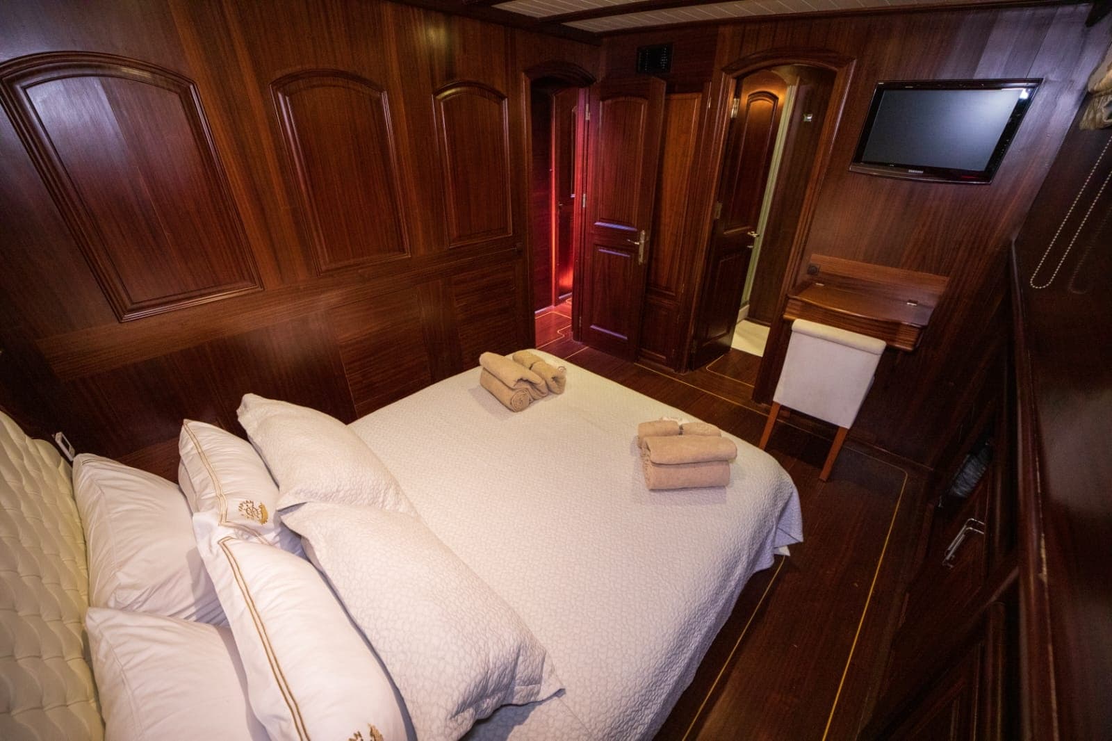 Arif Kaptan C cabin