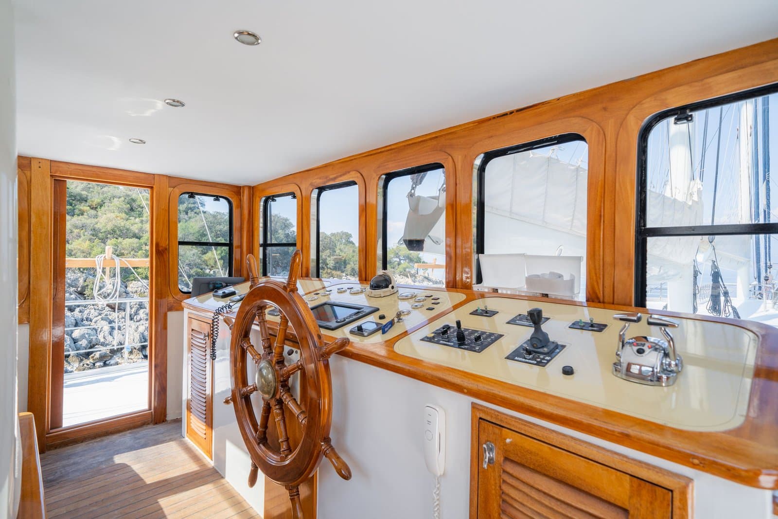 Admiral interior