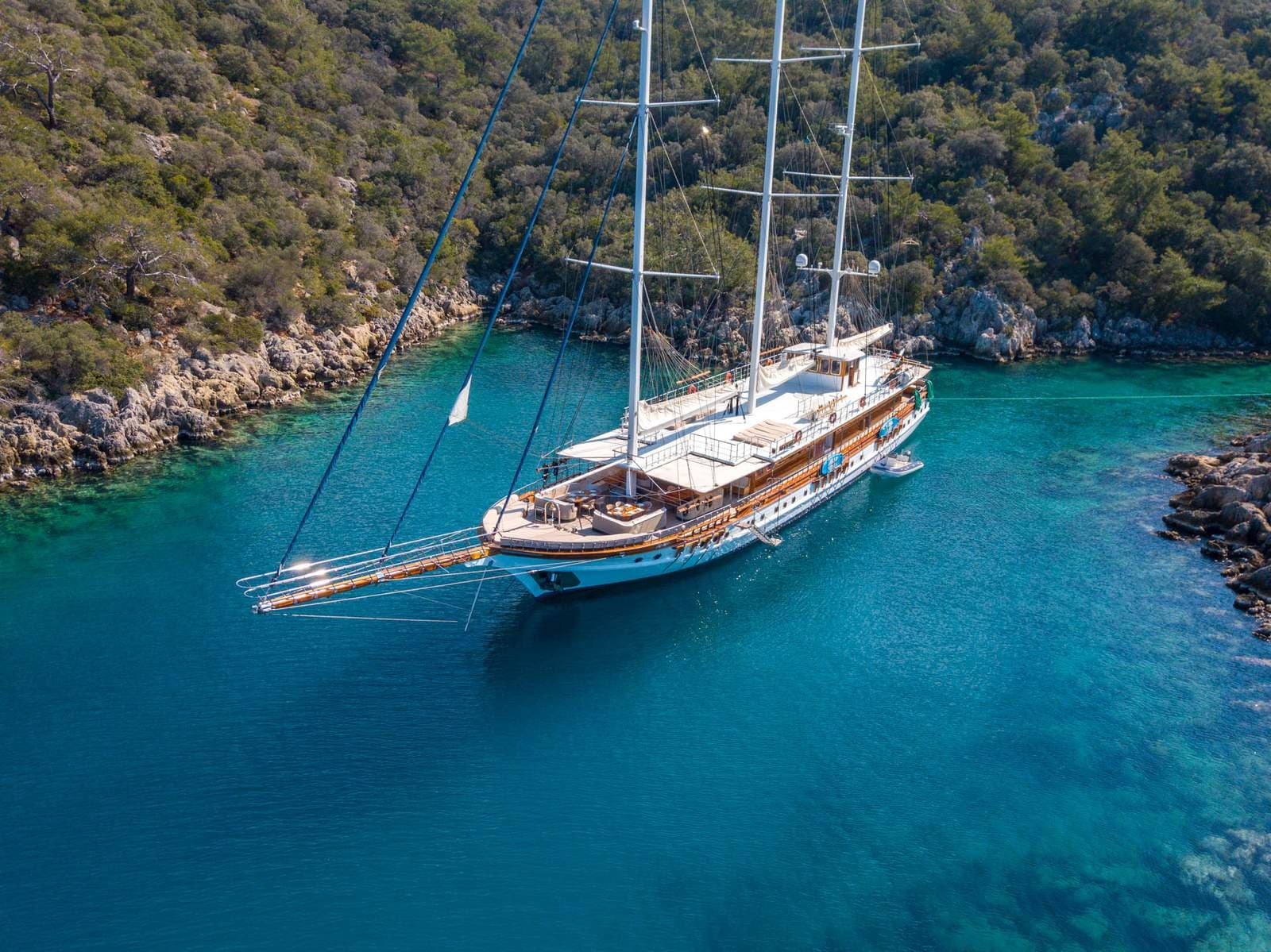 Admiral exterior