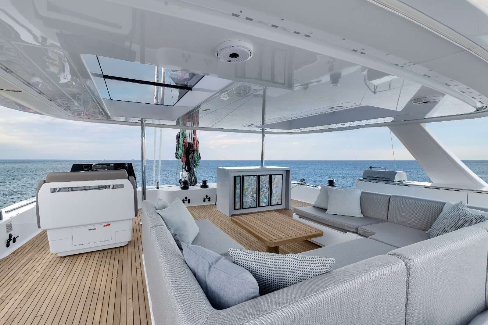 Agata Blu interior