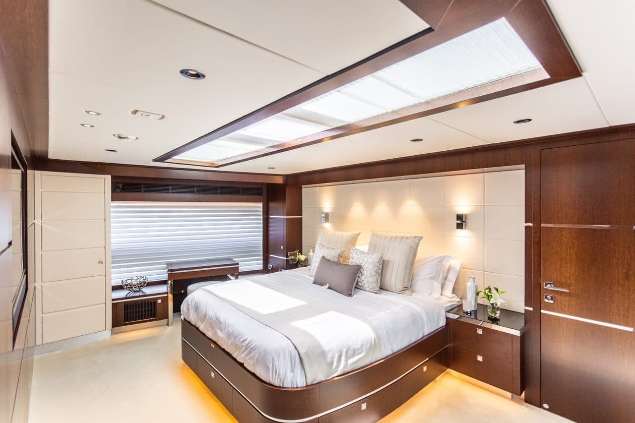 Angel Eyes interior
