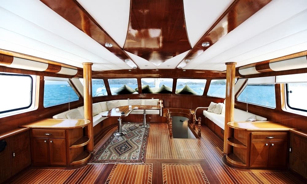 Angelo II interior