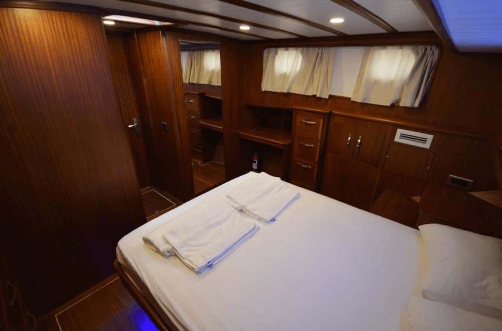 Anka 35 cabin