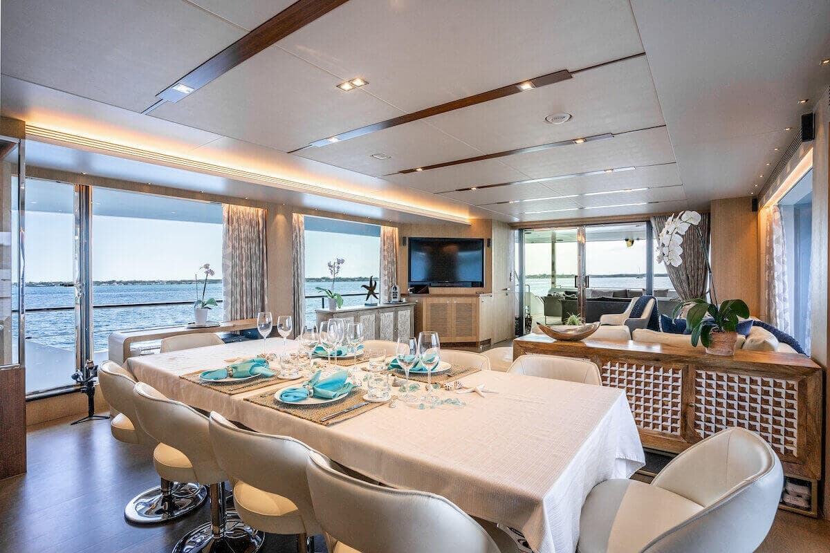 Aqua Life dining
