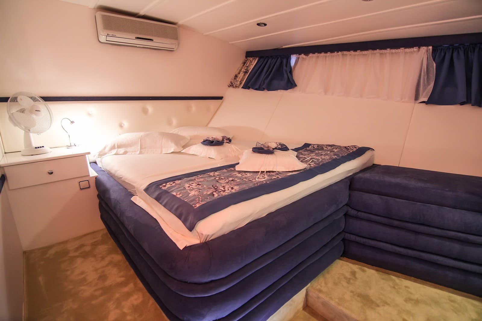 Aurum cabin