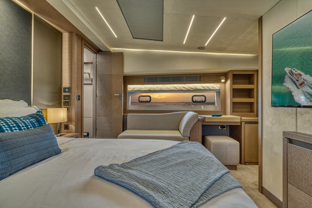 Bazinga interior