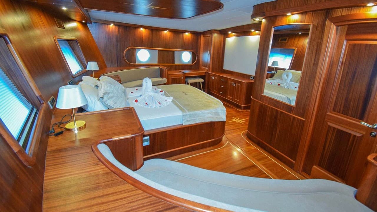 Baba Can interior