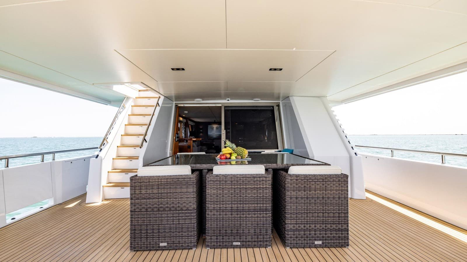 Camena II interior