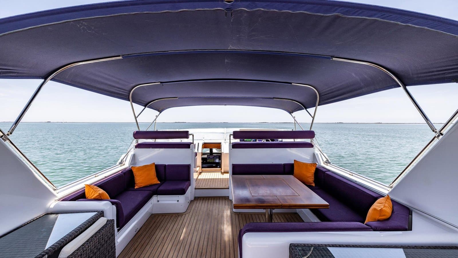 Camena II deck