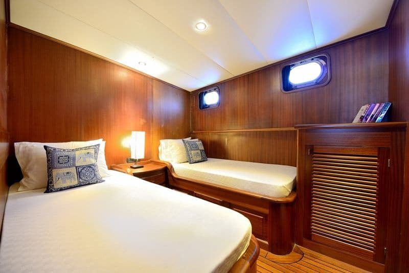 Capricorn 1 cabin