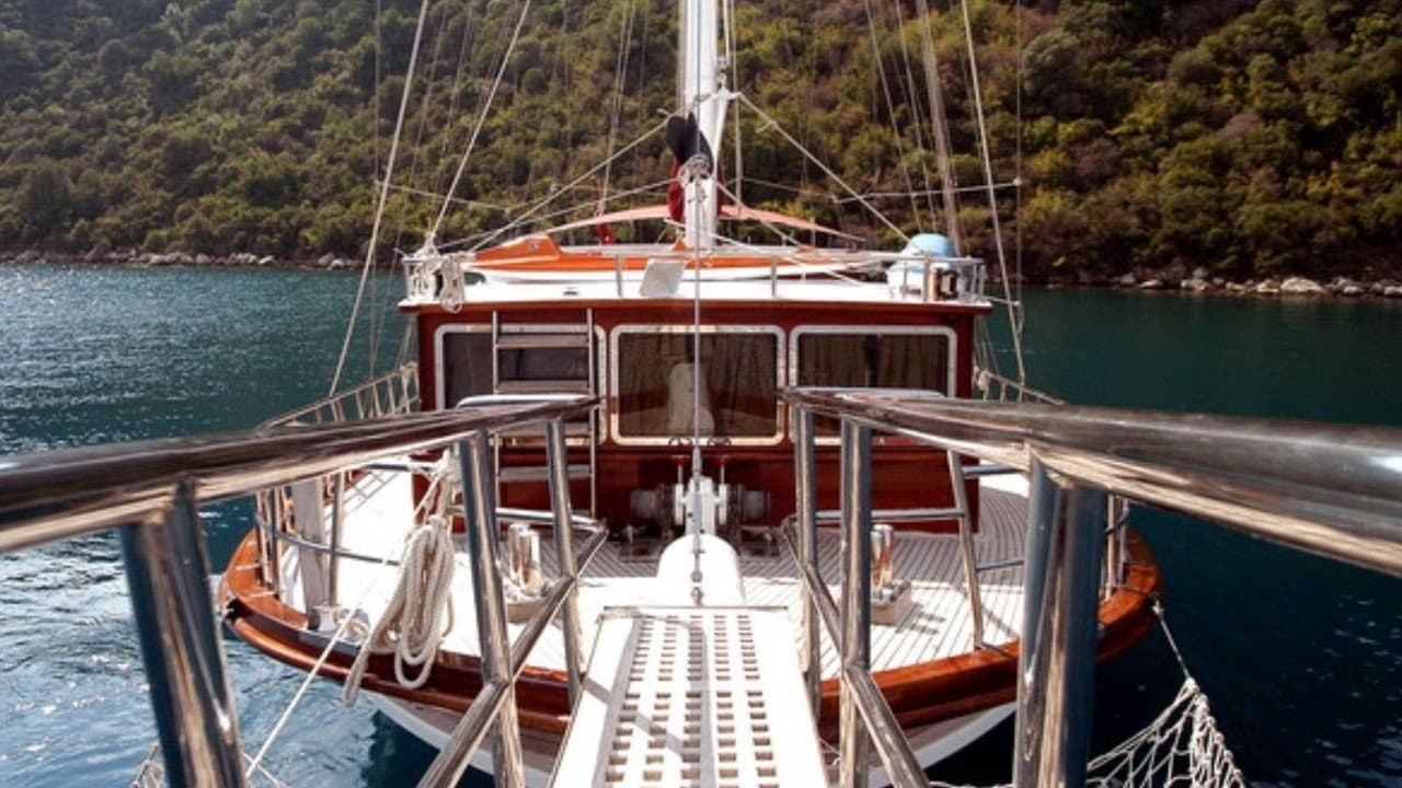 Celik Es D deck