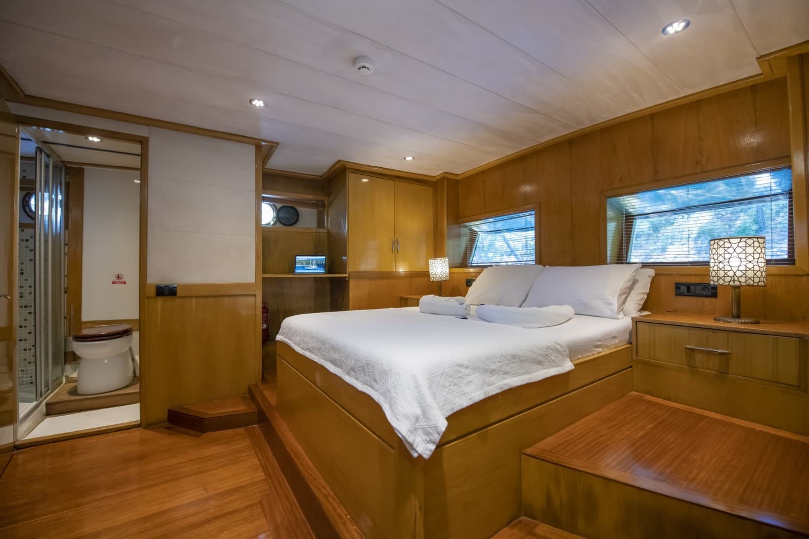 Cemre Mila interior