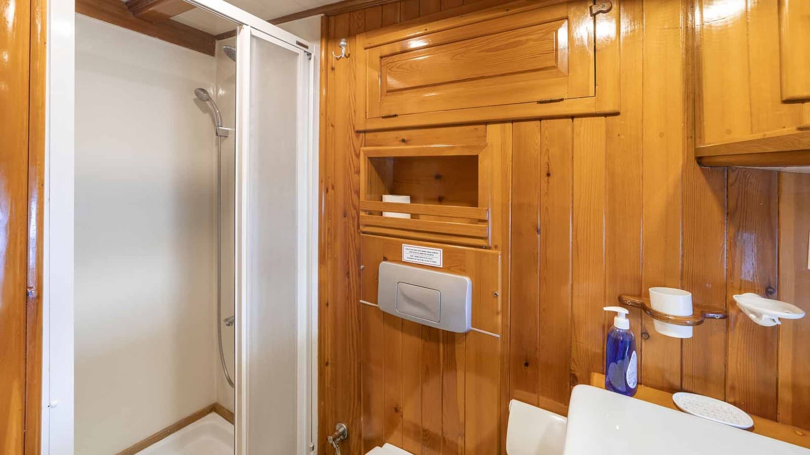 Cevri Hasan 5 cabin