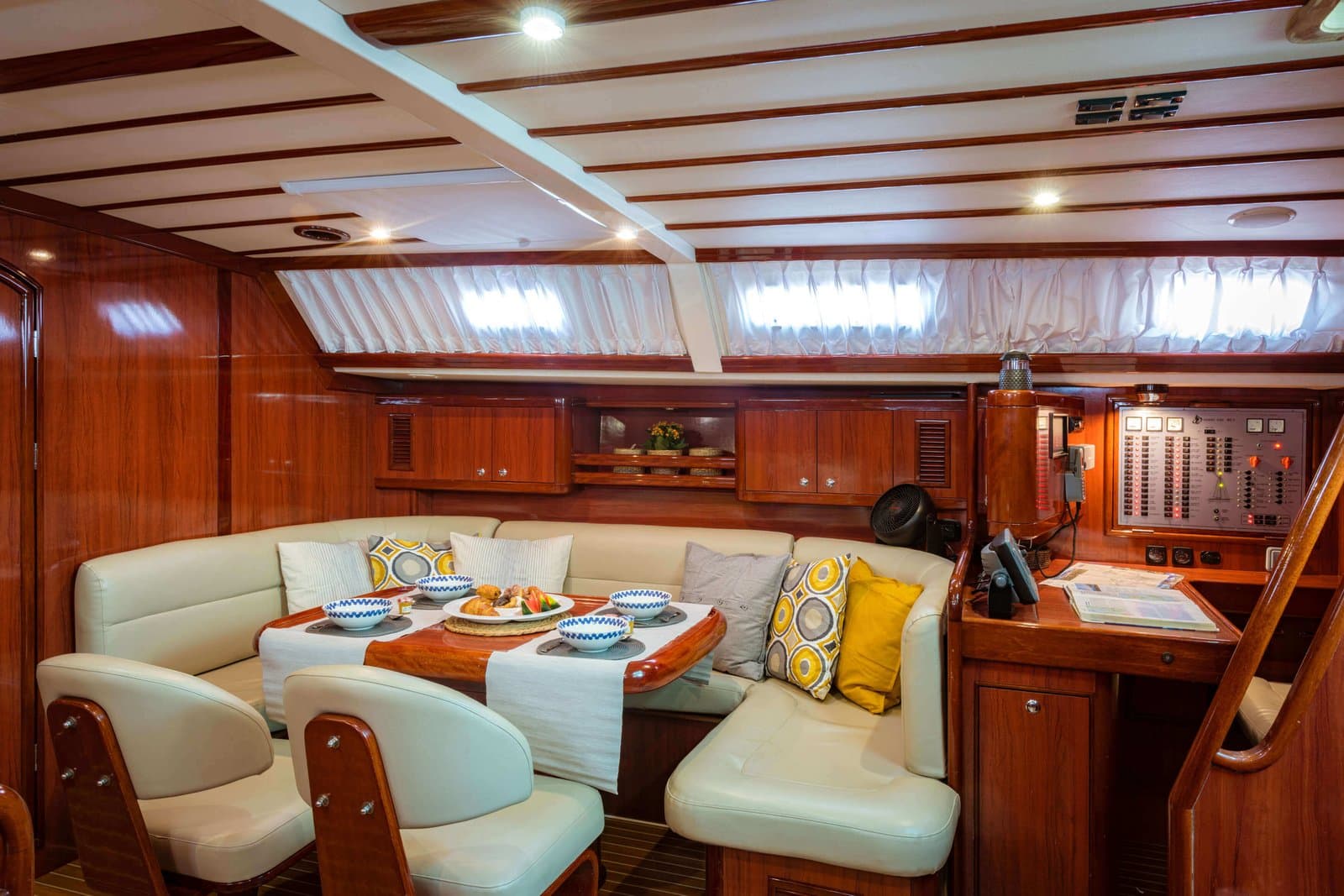 Christianna VIII interior