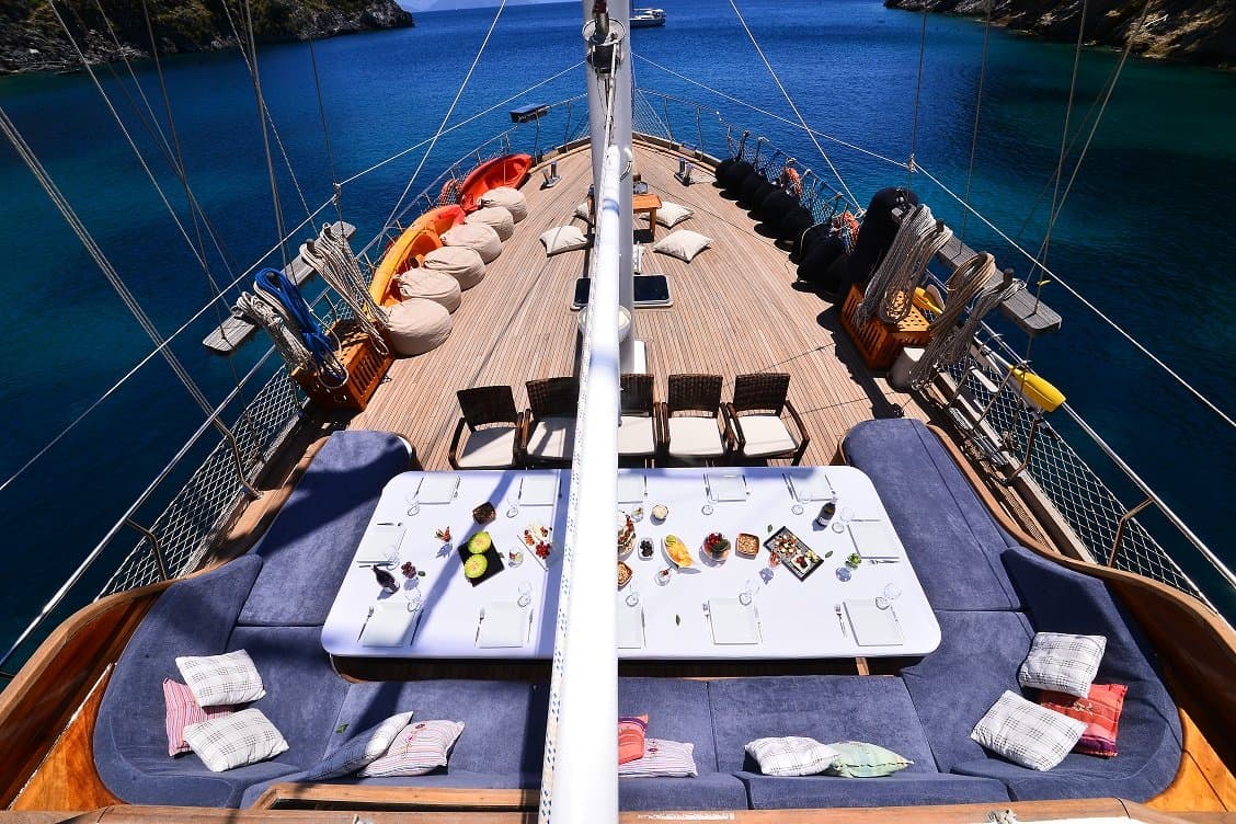 Deniz Felix Balina interior