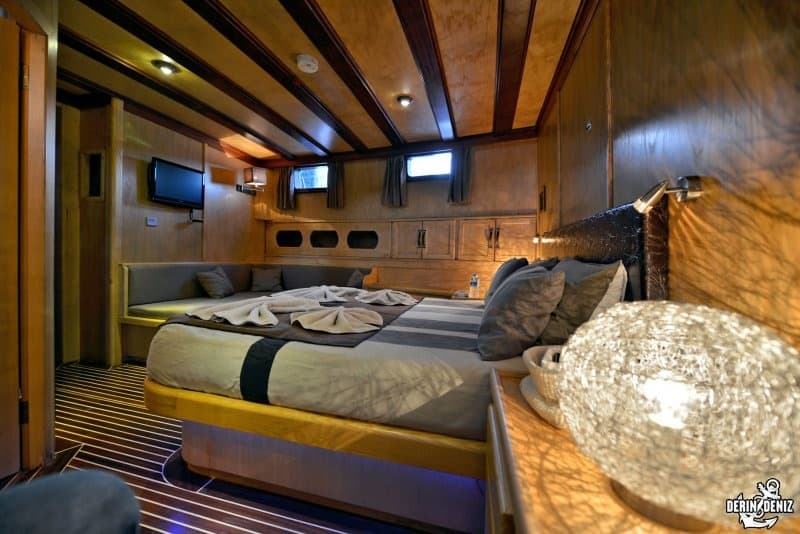 Derin Deniz interior