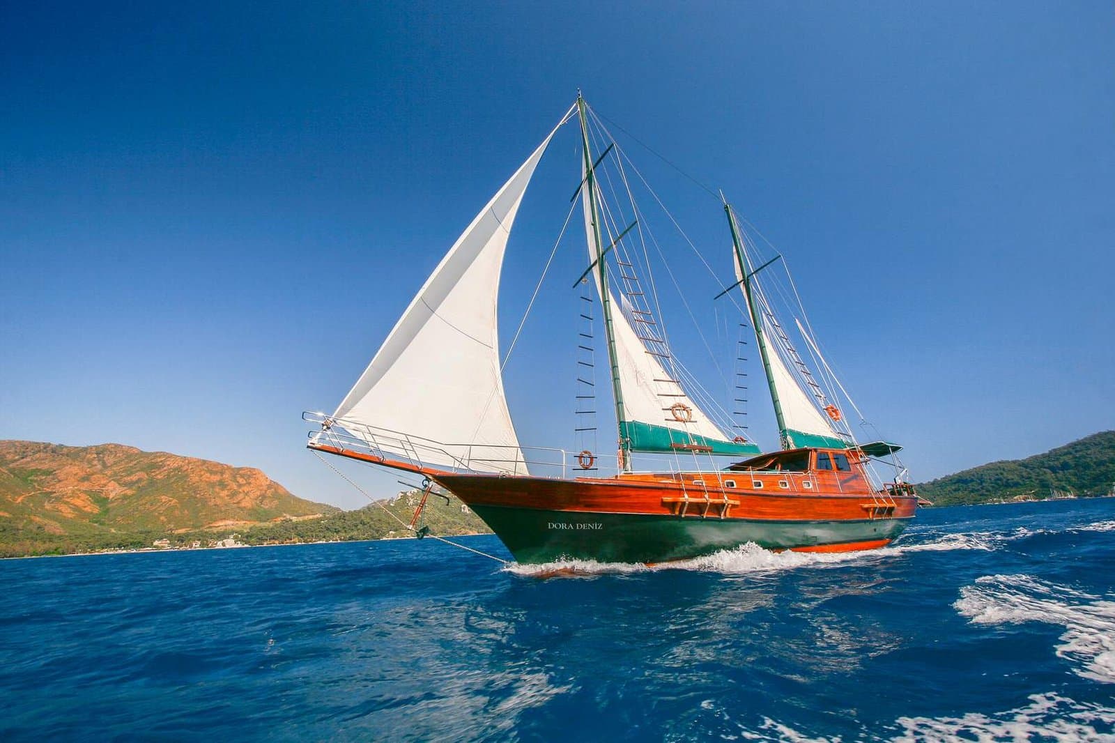 Dora Deniz exterior