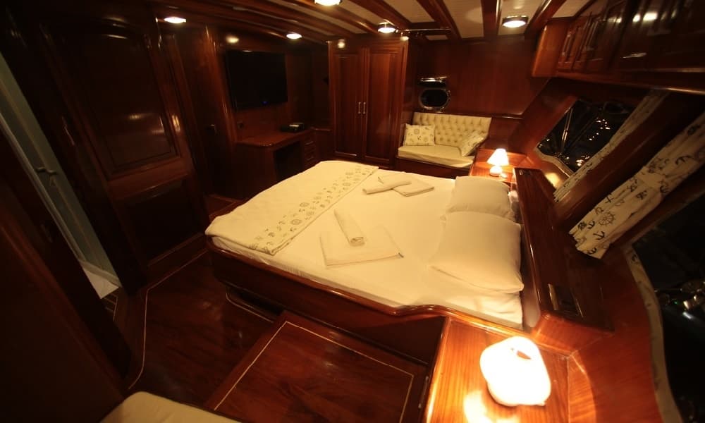DORIS 1 (ex. Furkan 3) cabin
