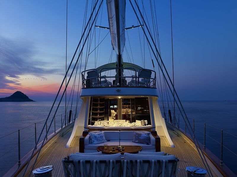 Glorious II interior