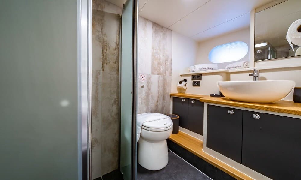 Golden Glory interior