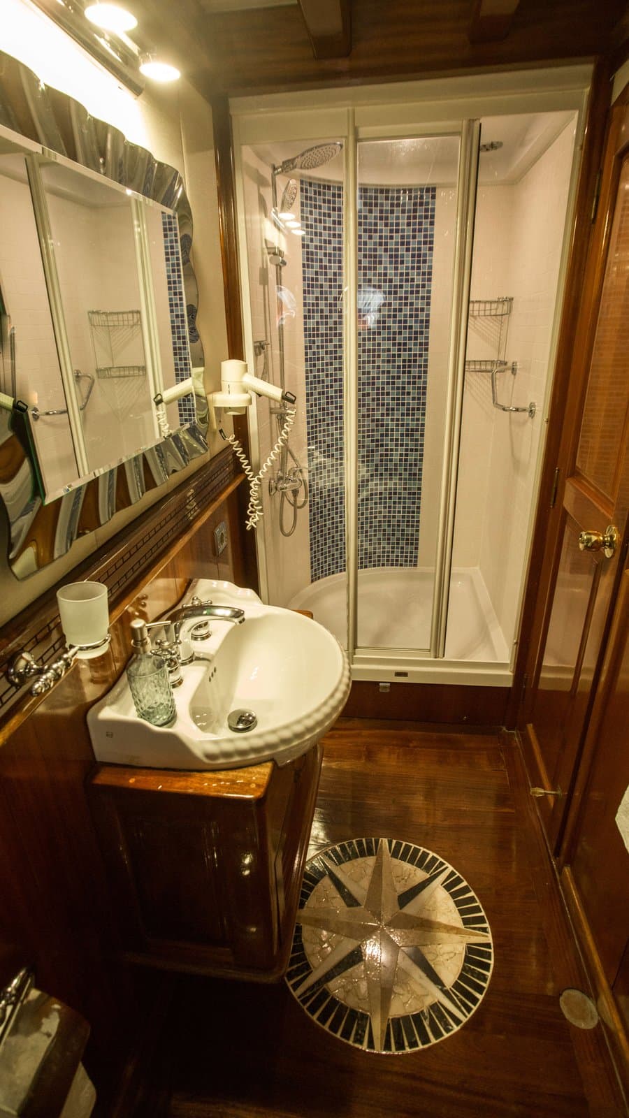 Grand Admiral interior
