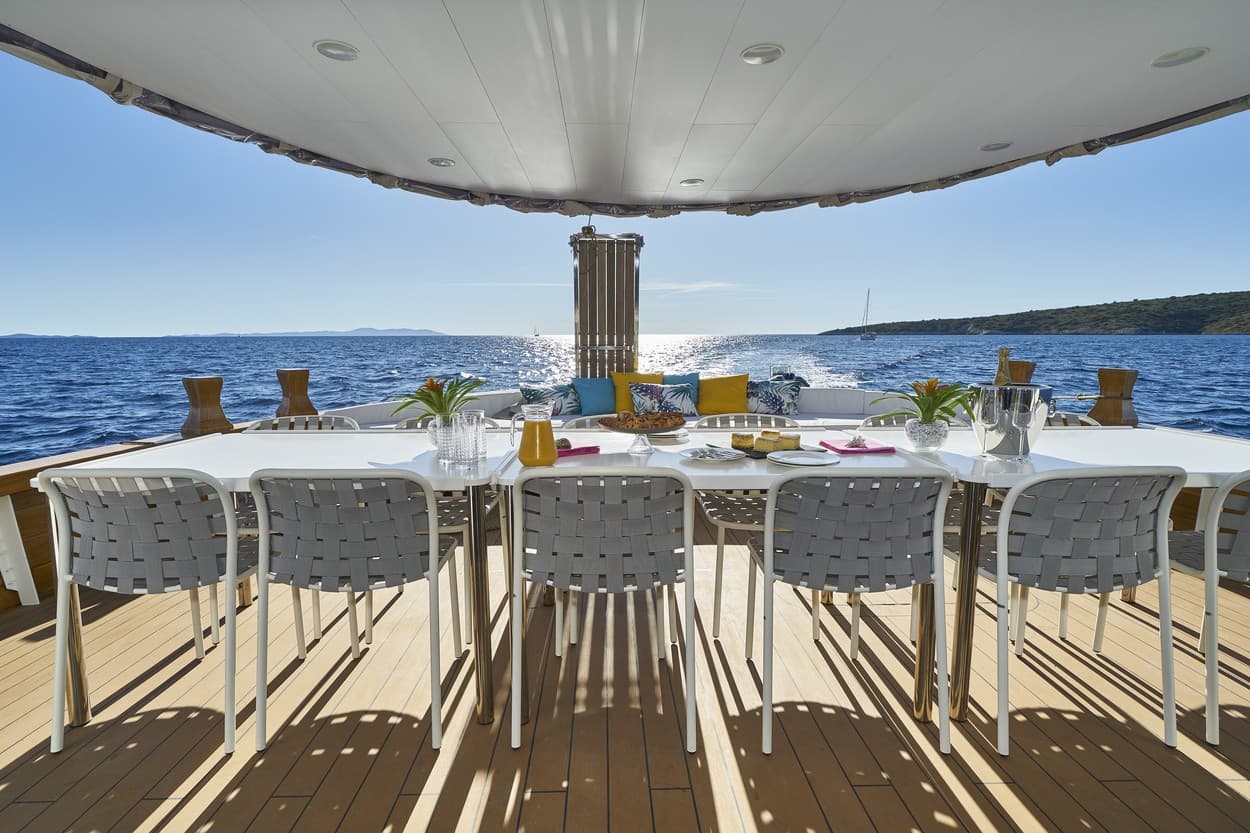 Green Ray deck