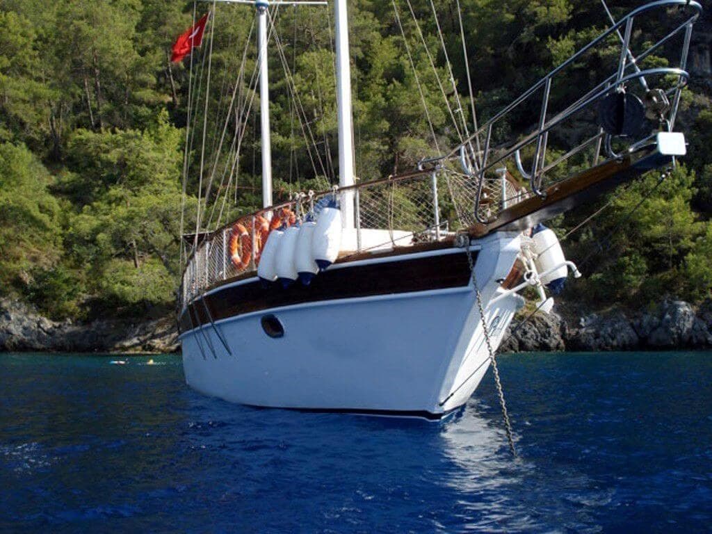 Gulet Aria dining