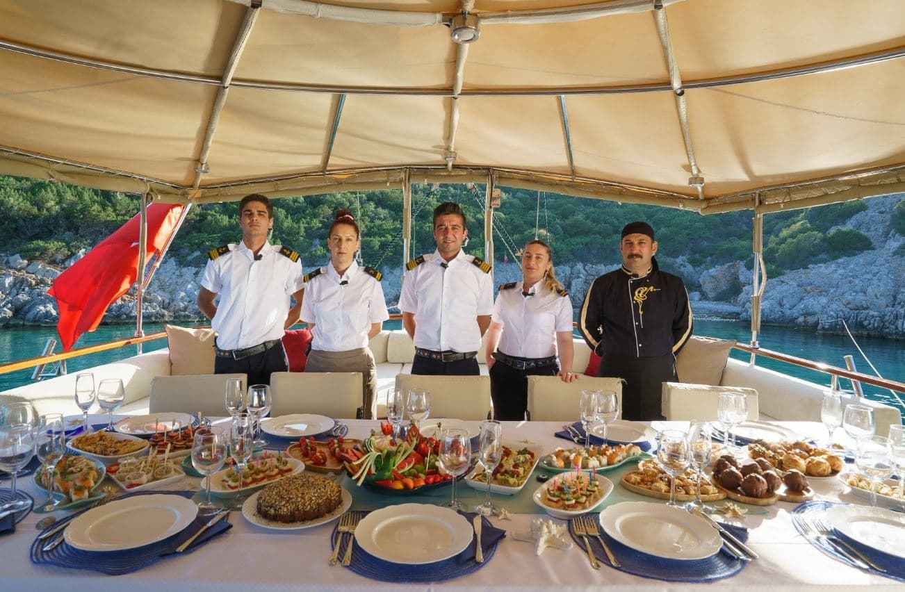 Happy Hours dining