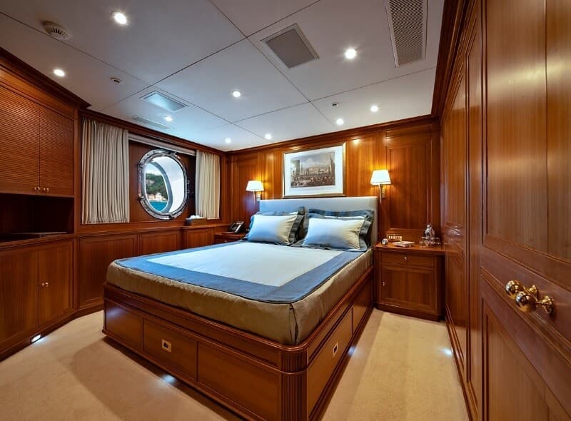 Jasali II cabin