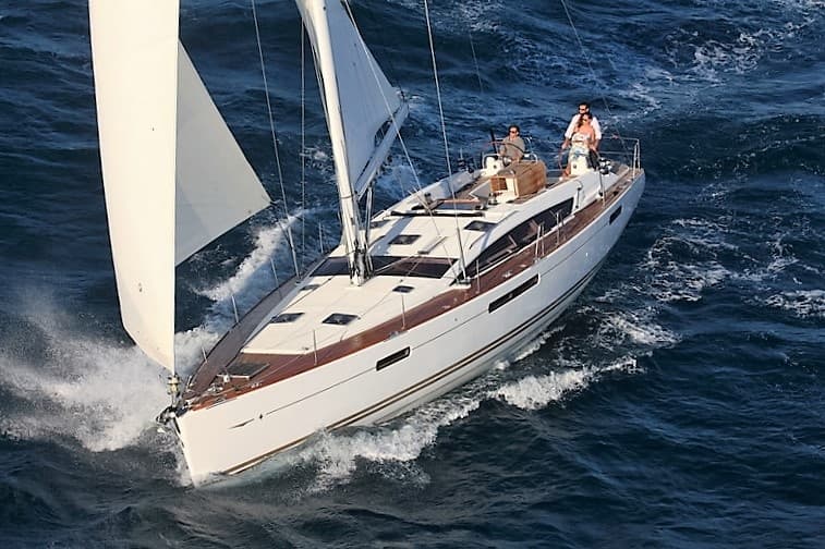 Jeanneau 53 exterior