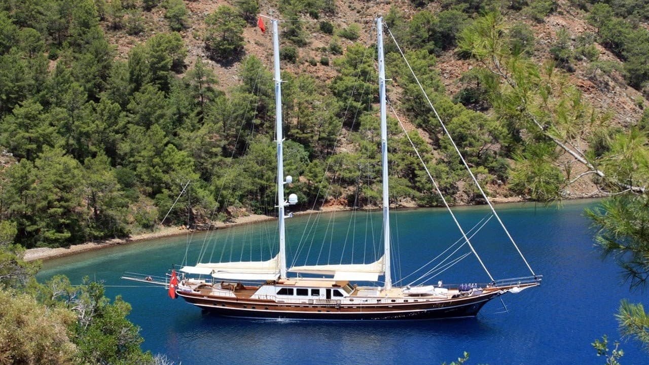 Kaya Guneri 5 dining