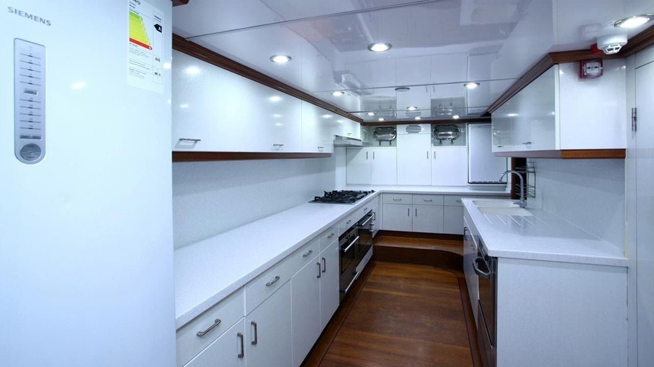 Kaya Guneri 5 interior
