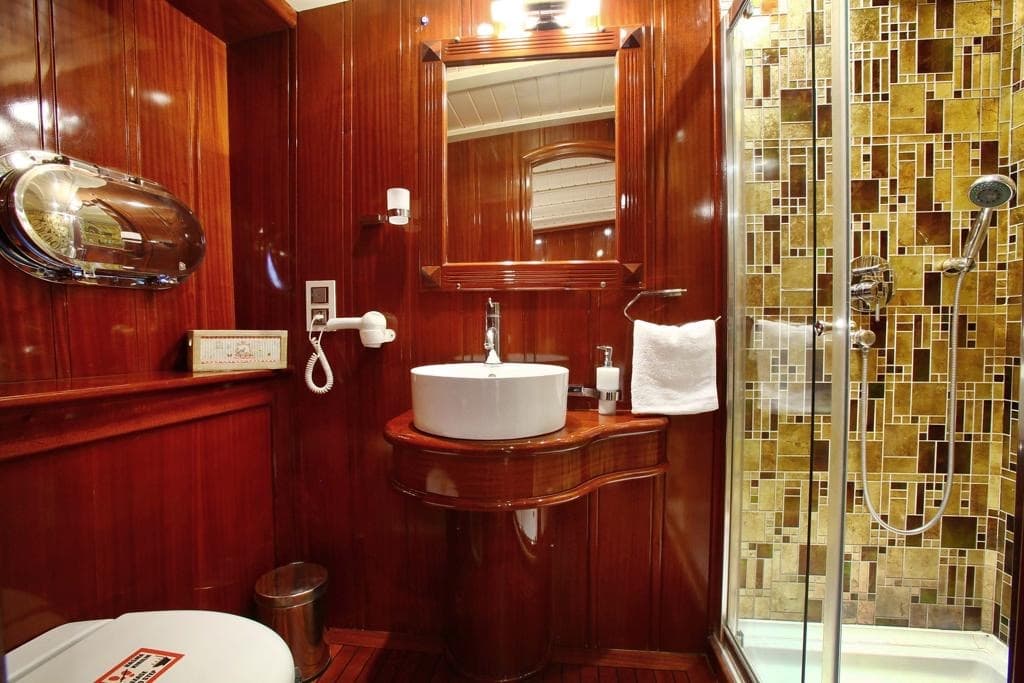 Kaya Guneri Plus interior