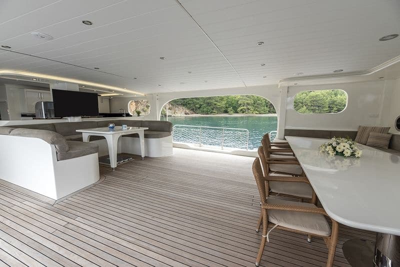 Kayhan 11 cabin