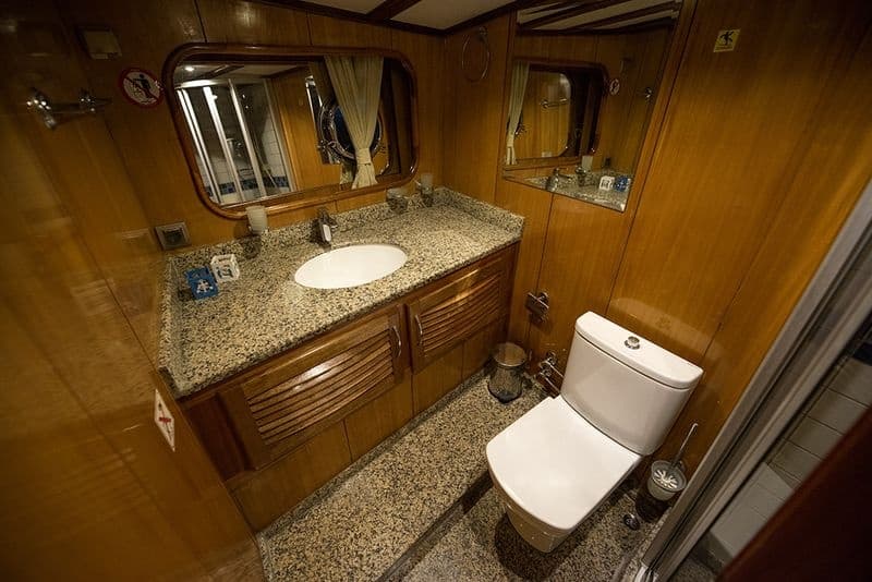 Kayhan 5 interior